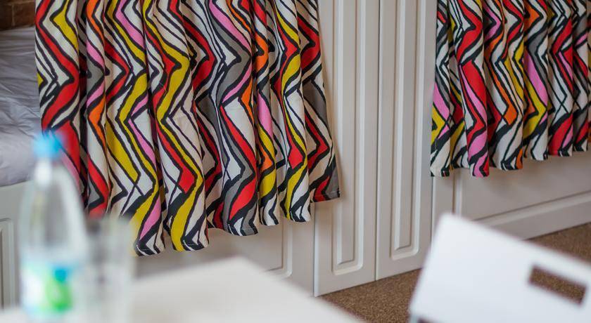 Фотографии номера Кровать в общем 6-местном номере для мужчин и женщин в Гостинице Лофт Отель Набоков Ростов-на-Дону