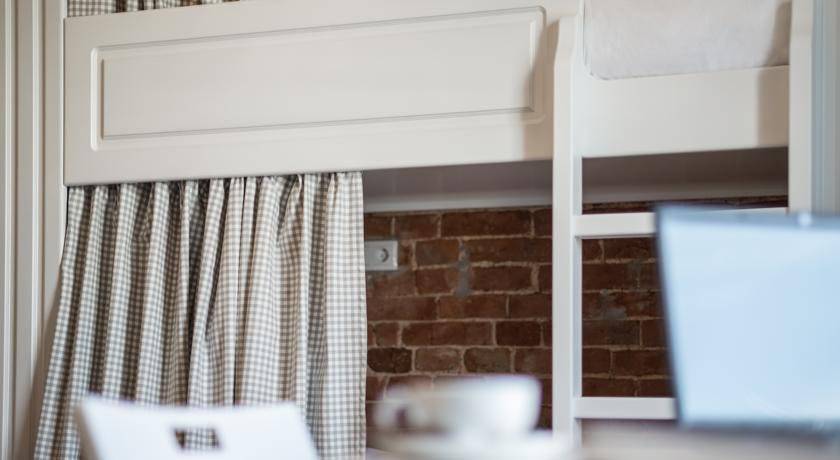 Фотографии номера Кровать в общем 6-местном номере для мужчин и женщин в Гостинице Лофт Отель Набоков Ростов-на-Дону