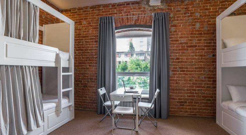 Фотографии номера Кровать в общем 6-местном номере для мужчин и женщин в Гостинице Лофт Отель Набоков Ростов-на-Дону