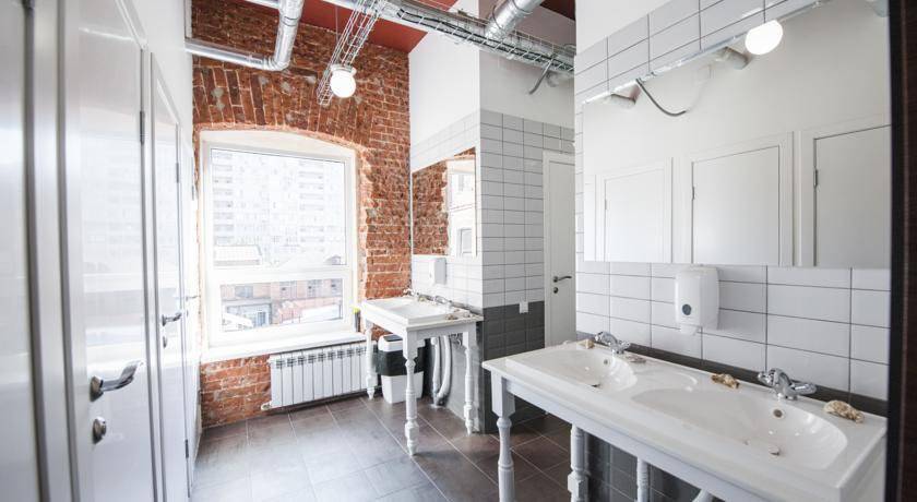 Фотографии номера Двухместный номер с 1 кроватью или 2 отдельными кроватями и общей ванной комнатой в Гостинице Лофт Отель Набоков Ростов-на-Дону