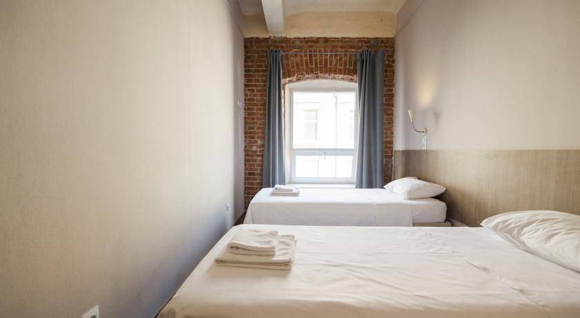 Двухместный номер с 1 кроватью или 2 отдельными кроватями и общей ванной комнатой